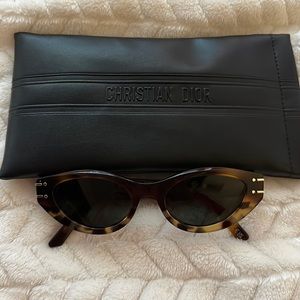Dior Signature B5I Sunglasses